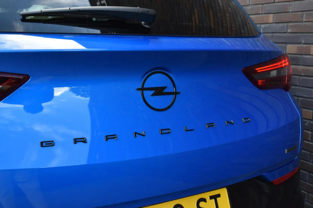 1.6 Turbo Plug-In Hybrid Level 4