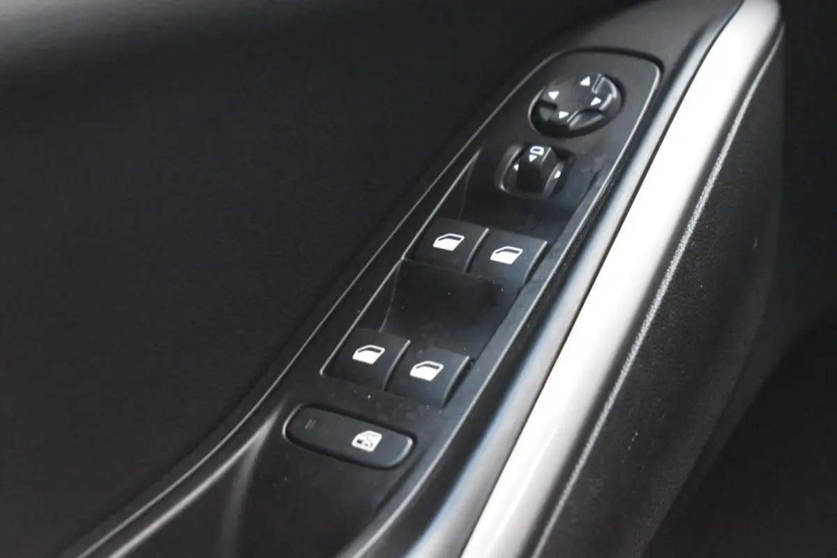 1.6 Turbo Plug-In Hybrid Level 4