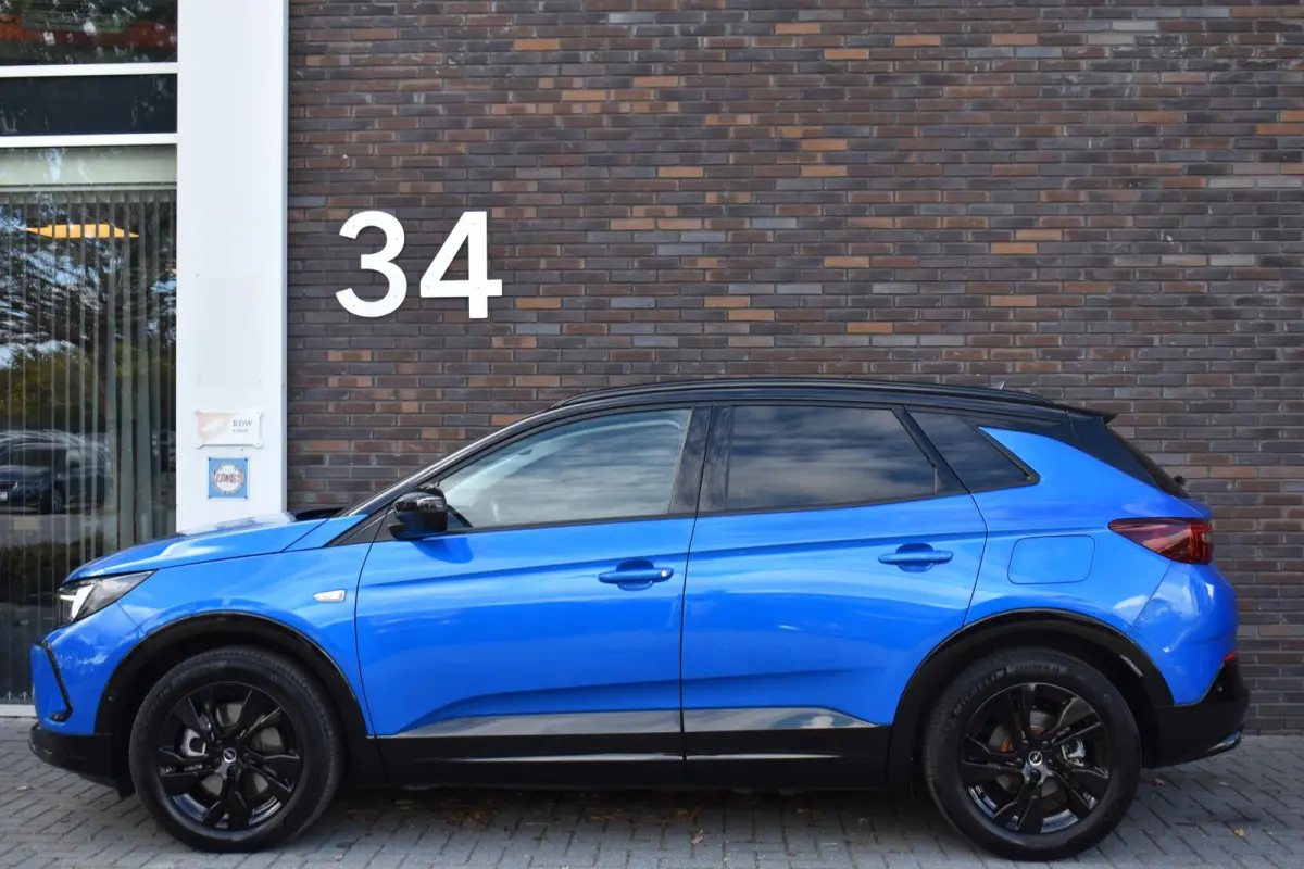 1.6 Turbo Plug-In Hybrid Level 4