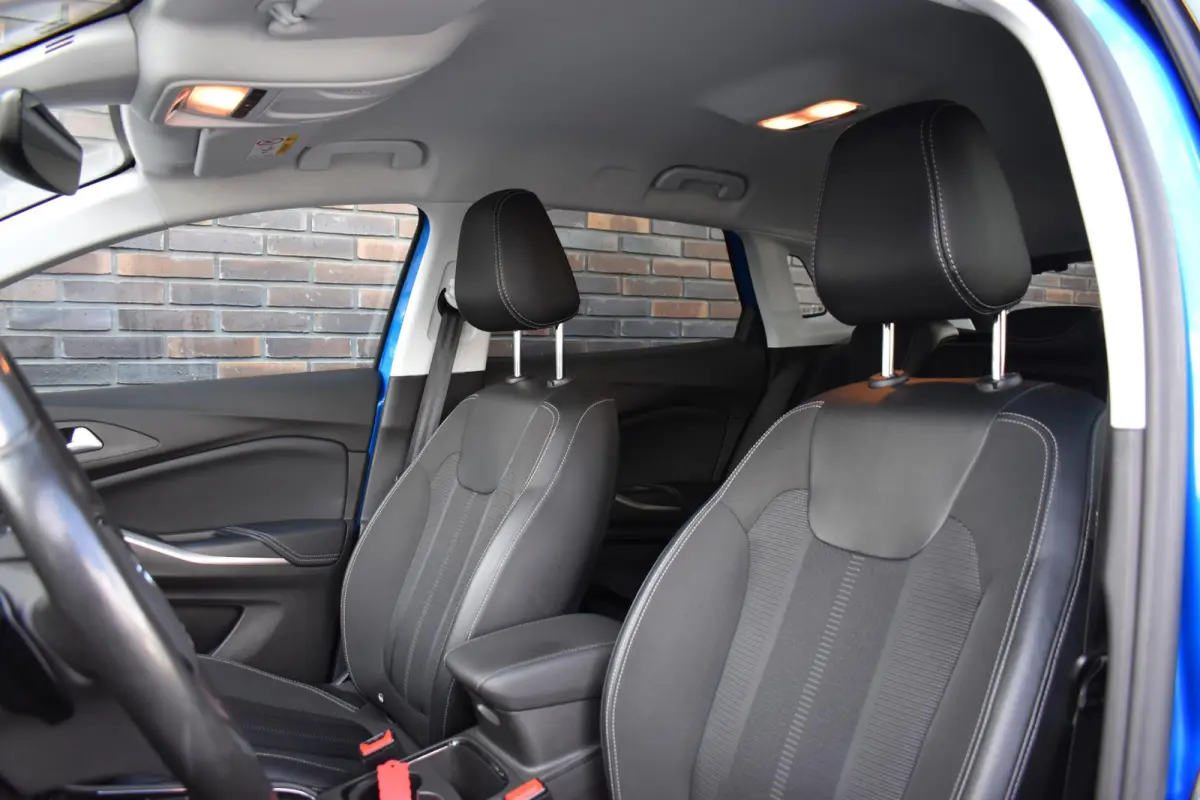 1.6 Turbo Plug-In Hybrid Level 4