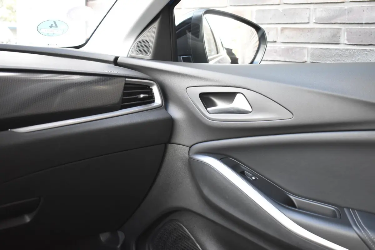 1.6 Turbo Plug-In Hybrid Level 4