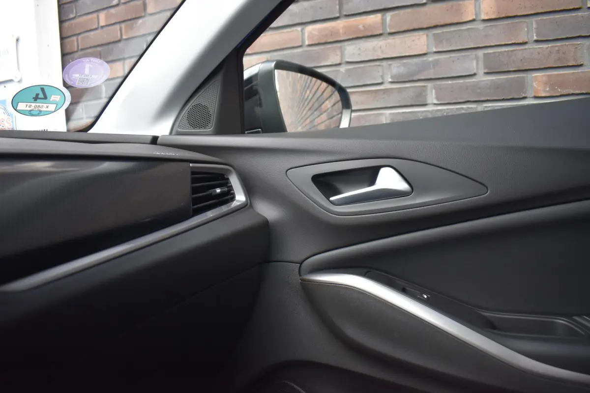 1.6 Turbo Plug-In Hybrid Level 4
