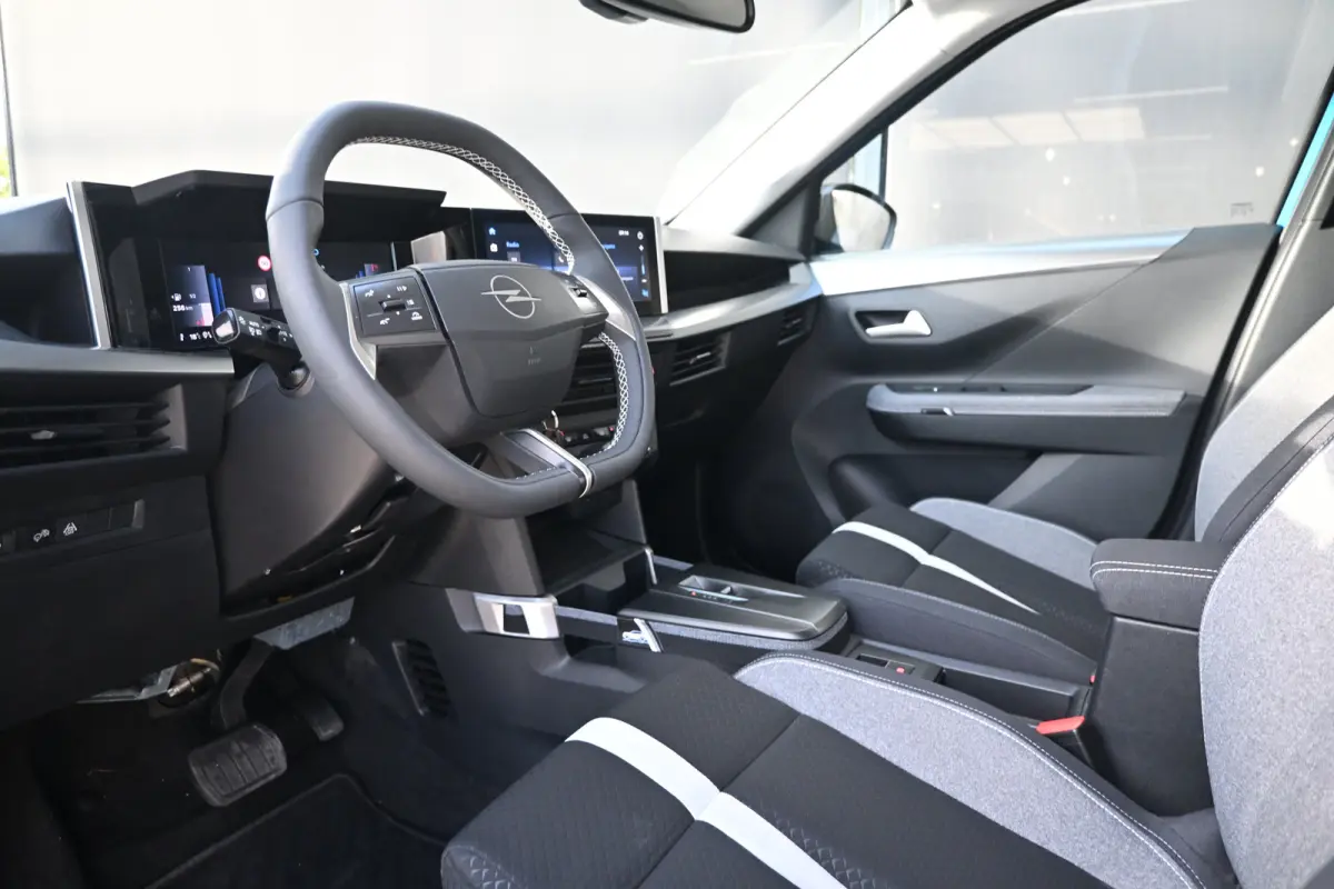 1.2 Turbo Hybrid GS 7-Zits! Tot 8 Jaar Garantie! | Navigatie | Achteruitrijcamera | Stoel/Stuurverwarming | Apple Carplay & Android Auto | !!
