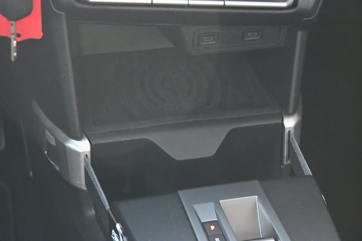 1.2 Turbo Hybrid GS 7-Zits! Tot 8 Jaar Garantie! | Navigatie | Achteruitrijcamera | Stoel/Stuurverwarming | Apple Carplay & Android Auto | !!