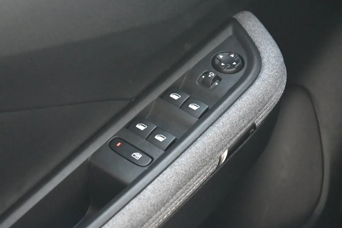 1.2 Turbo Hybrid GS 7-Zits! Tot 8 Jaar Garantie! | Navigatie | Achteruitrijcamera | Stoel/Stuurverwarming | Apple Carplay & Android Auto | !!