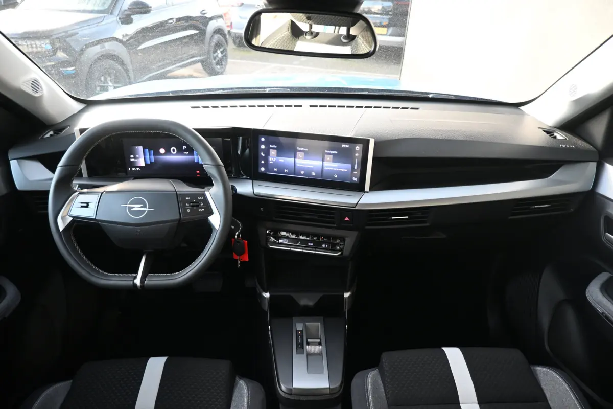 1.2 Turbo Hybrid GS 7-Zits! Tot 8 Jaar Garantie! | Navigatie | Achteruitrijcamera | Stoel/Stuurverwarming | Apple Carplay & Android Auto | !!