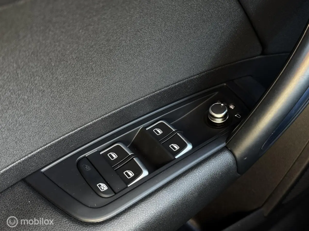 1.0 TFSI Sport S line Edition Airco*Sensor.achter