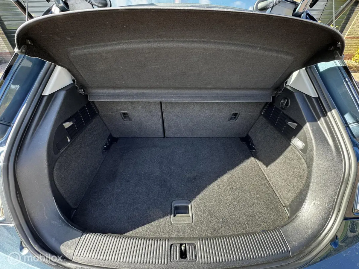 1.0 TFSI Sport S line Edition Airco*Sensor.achter