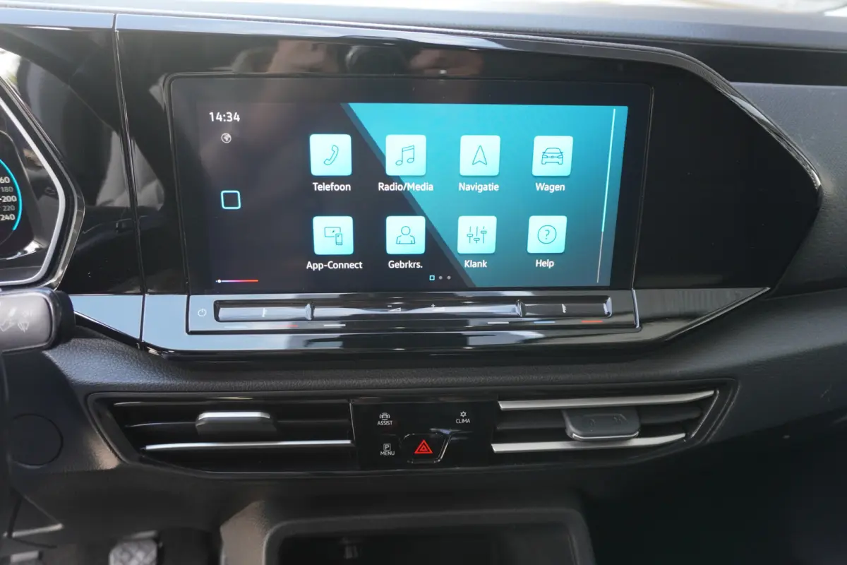 2.0 TDI 1st Edition 122pk LED Digitaal Dashboard Navigatie Trekhaak ACC Cruise control Leder multifunctioneel stuurwiel