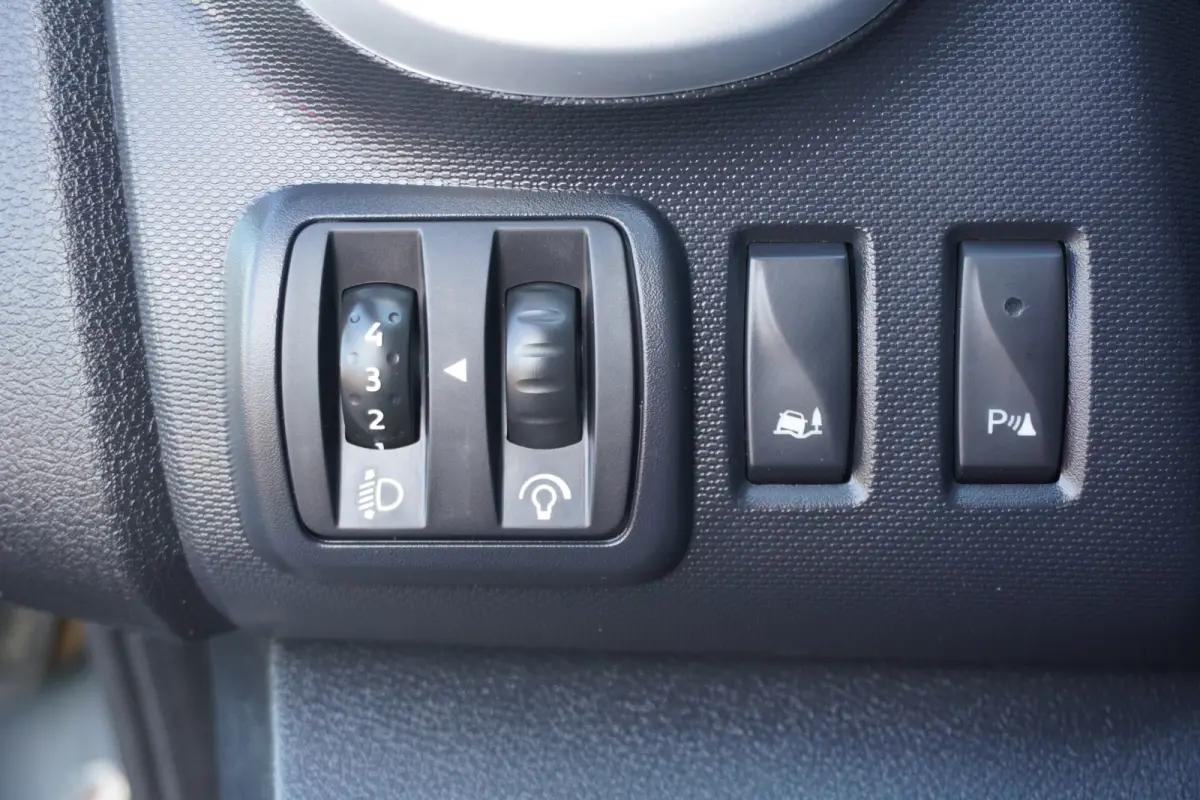 2.0 146pk L2H1 Trekhaak Navigatie Camera Cruise control Side steps Lichtmetalen velgen