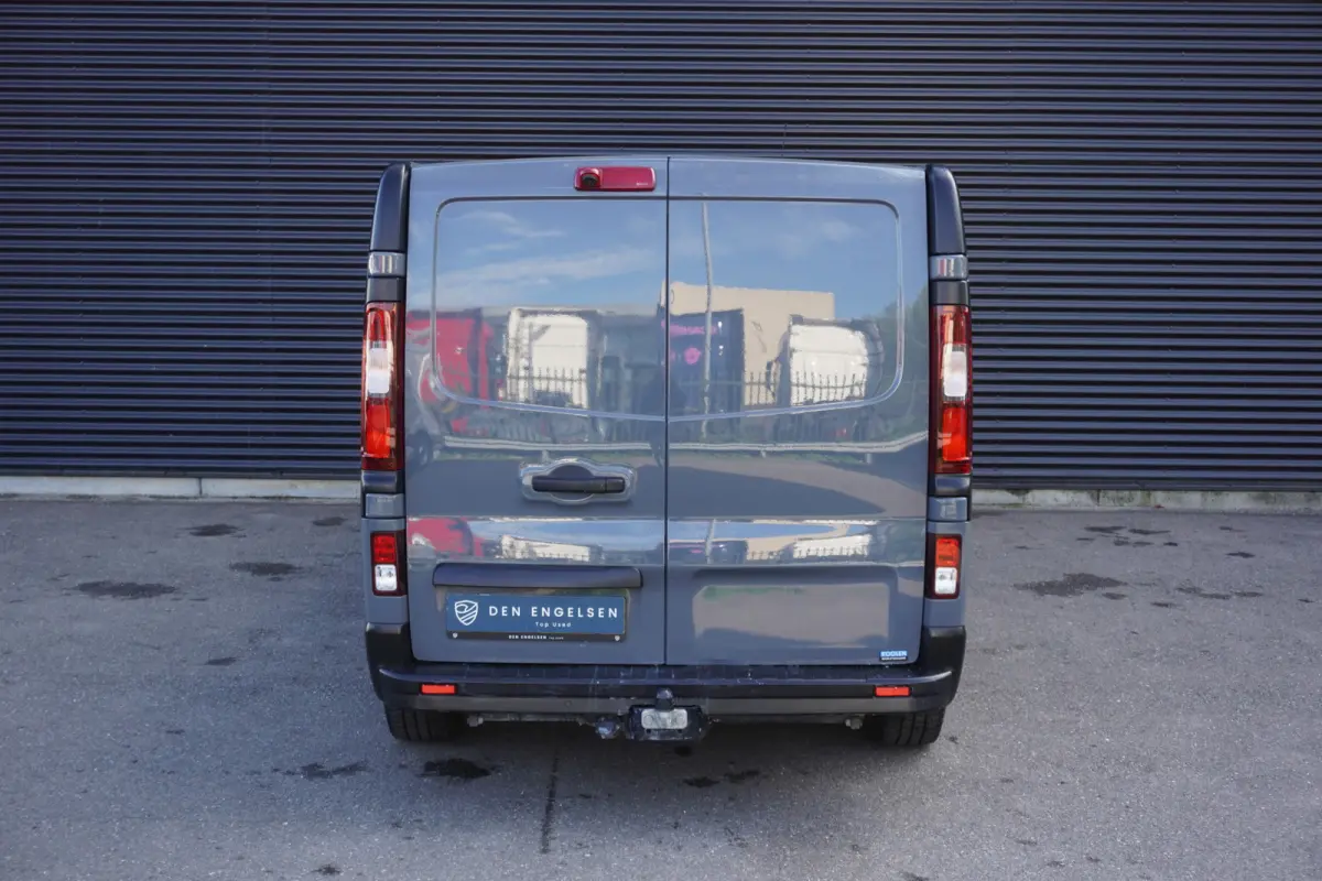 2.0 146pk L2H1 Trekhaak Navigatie Camera Cruise control Side steps Lichtmetalen velgen