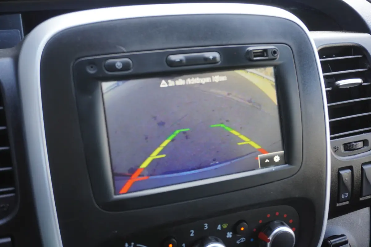 2.0 146pk L2H1 Trekhaak Navigatie Camera Cruise control Side steps Lichtmetalen velgen