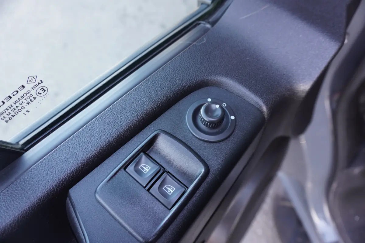 2.0 146pk L2H1 Trekhaak Navigatie Camera Cruise control Side steps Lichtmetalen velgen