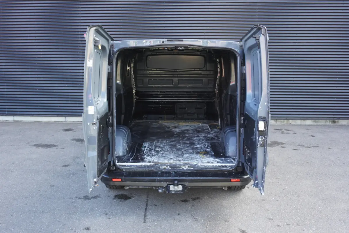 2.0 146pk L2H1 Trekhaak Navigatie Camera Cruise control Side steps Lichtmetalen velgen