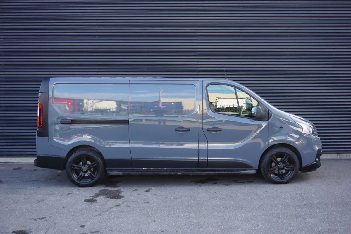 2.0 146pk L2H1 Trekhaak Navigatie Camera Cruise control Side steps Lichtmetalen velgen