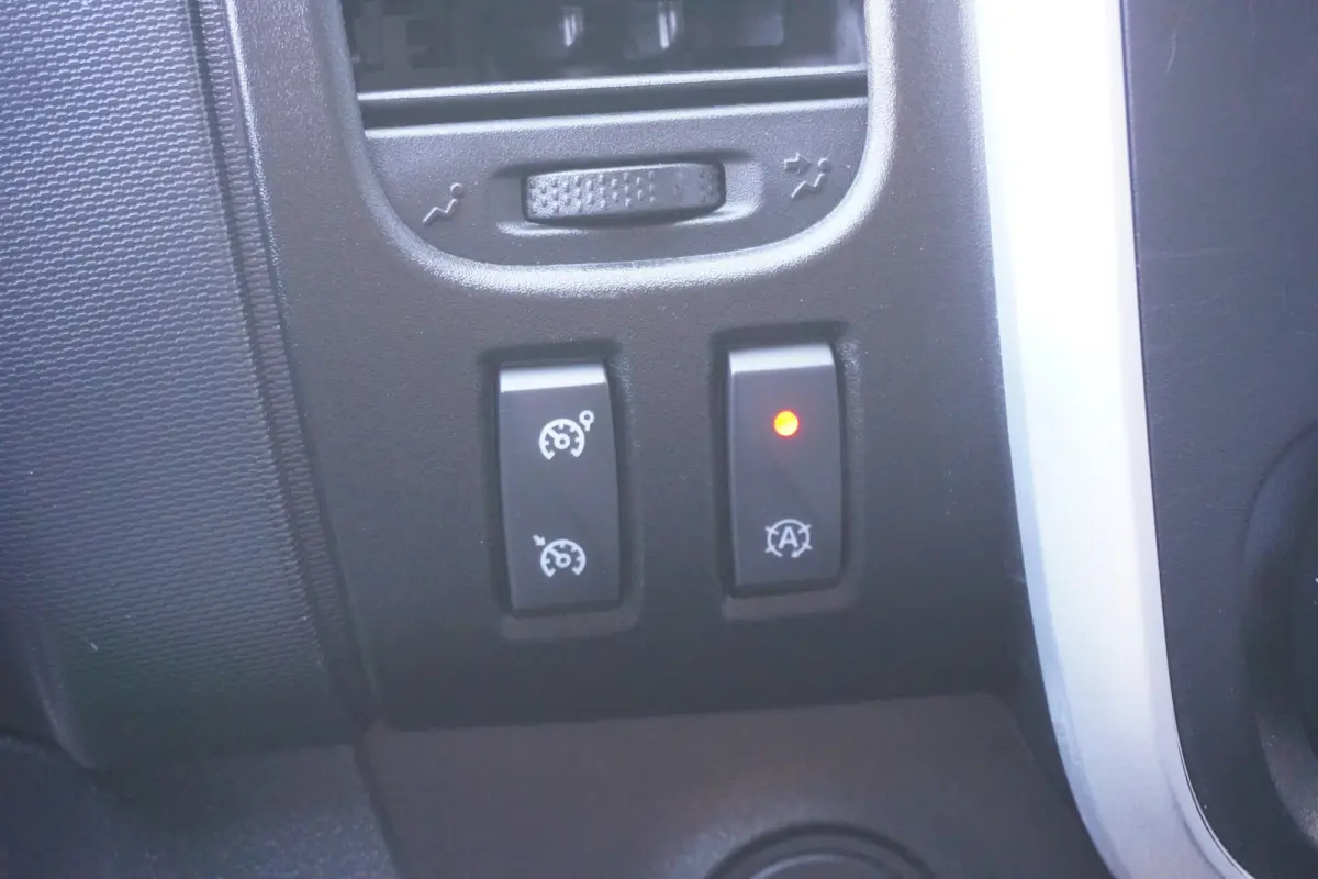 2.0 146pk L2H1 Trekhaak Navigatie Camera Cruise control Side steps Lichtmetalen velgen