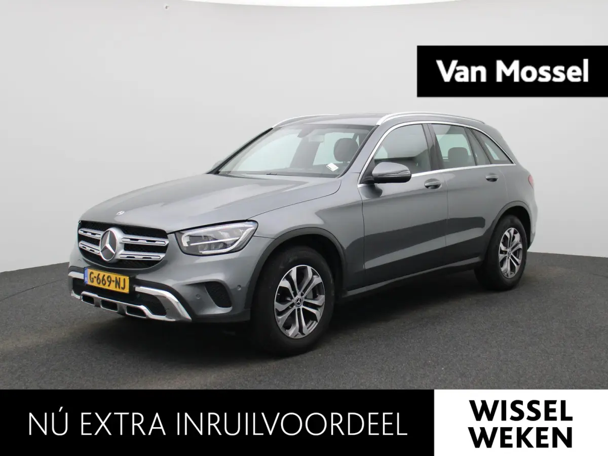 200 Business Solution Limited | Achteruitrijcamera | Parkeersensoren | Stoelverwarming | Trekhaak |