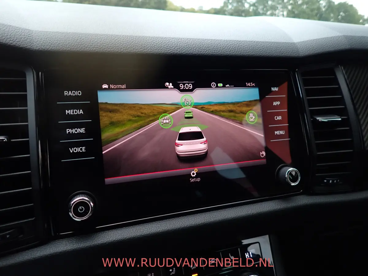 1.5 TSI Sportline CARPLAY / CAMERA + PDC / TREKHAAK / KEYLESS / ACC / MEMORY