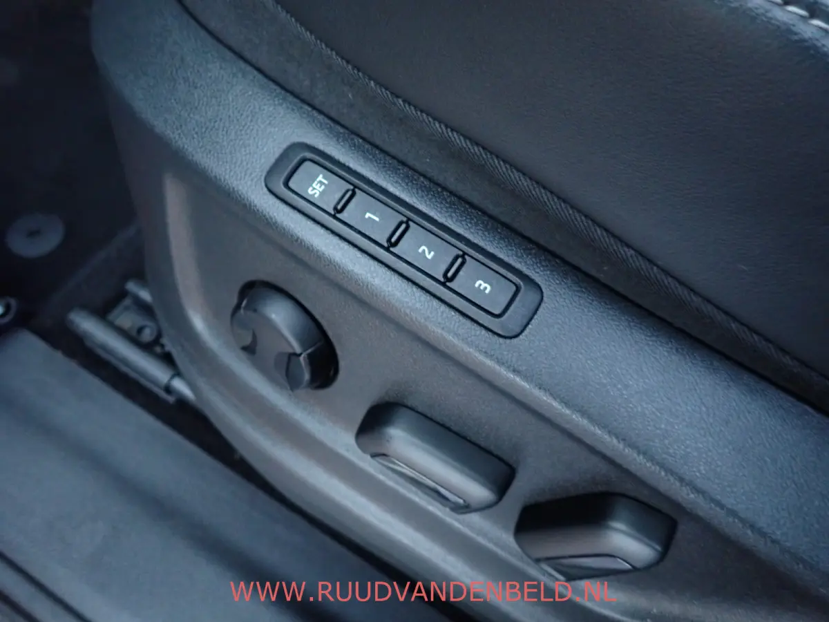 1.5 TSI Sportline CARPLAY / CAMERA + PDC / TREKHAAK / KEYLESS / ACC / MEMORY