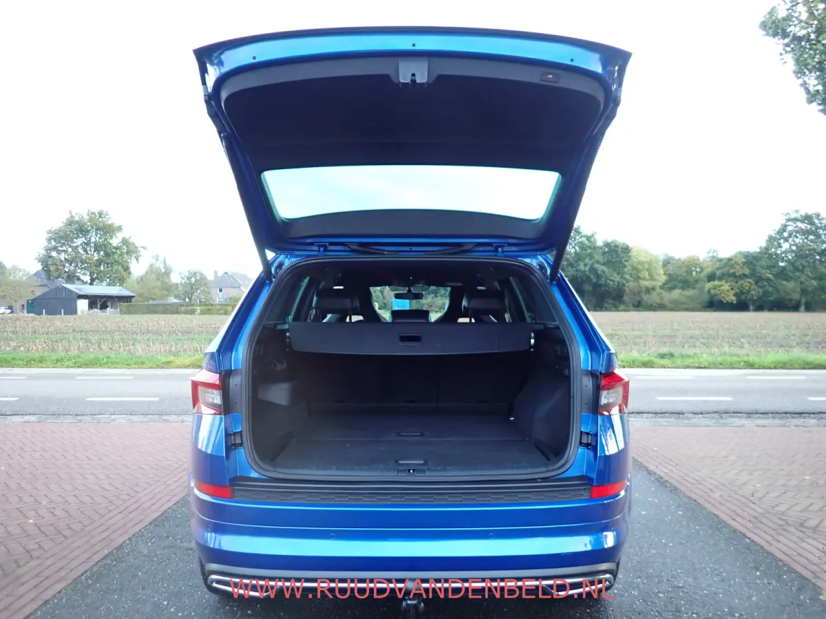 1.5 TSI Sportline CARPLAY / CAMERA + PDC / TREKHAAK / KEYLESS / ACC / MEMORY