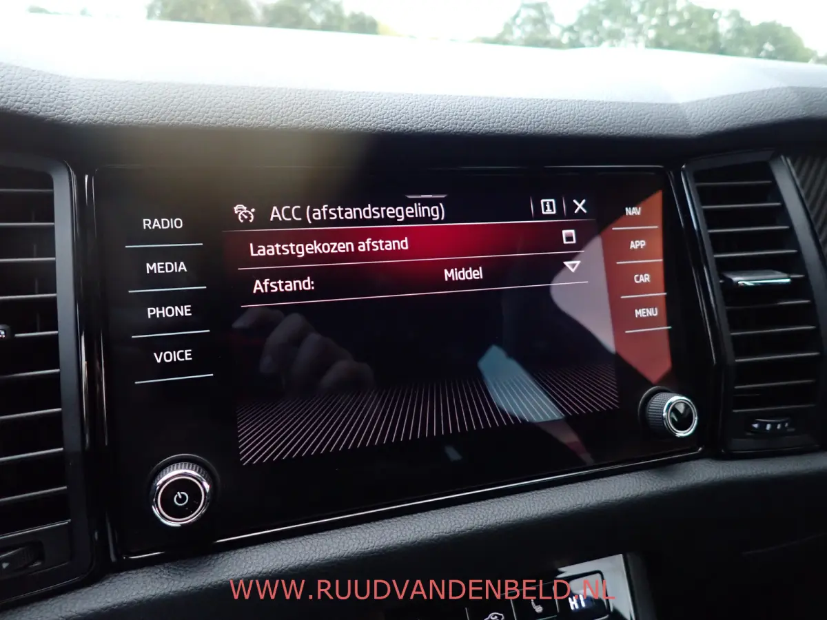 1.5 TSI Sportline CARPLAY / CAMERA + PDC / TREKHAAK / KEYLESS / ACC / MEMORY