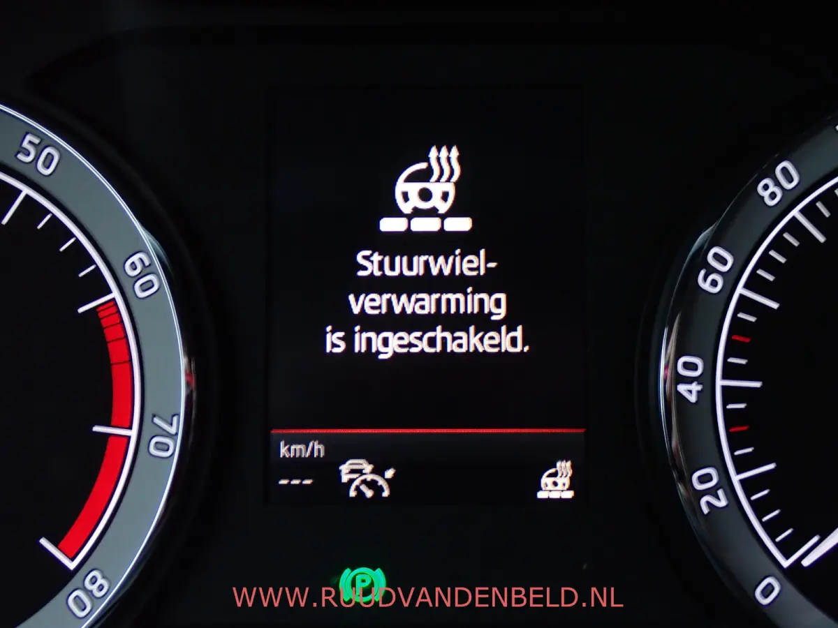 1.5 TSI Sportline CARPLAY / CAMERA + PDC / TREKHAAK / KEYLESS / ACC / MEMORY