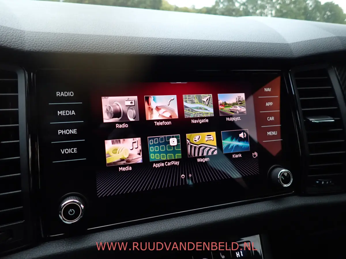 1.5 TSI Sportline CARPLAY / CAMERA + PDC / TREKHAAK / KEYLESS / ACC / MEMORY