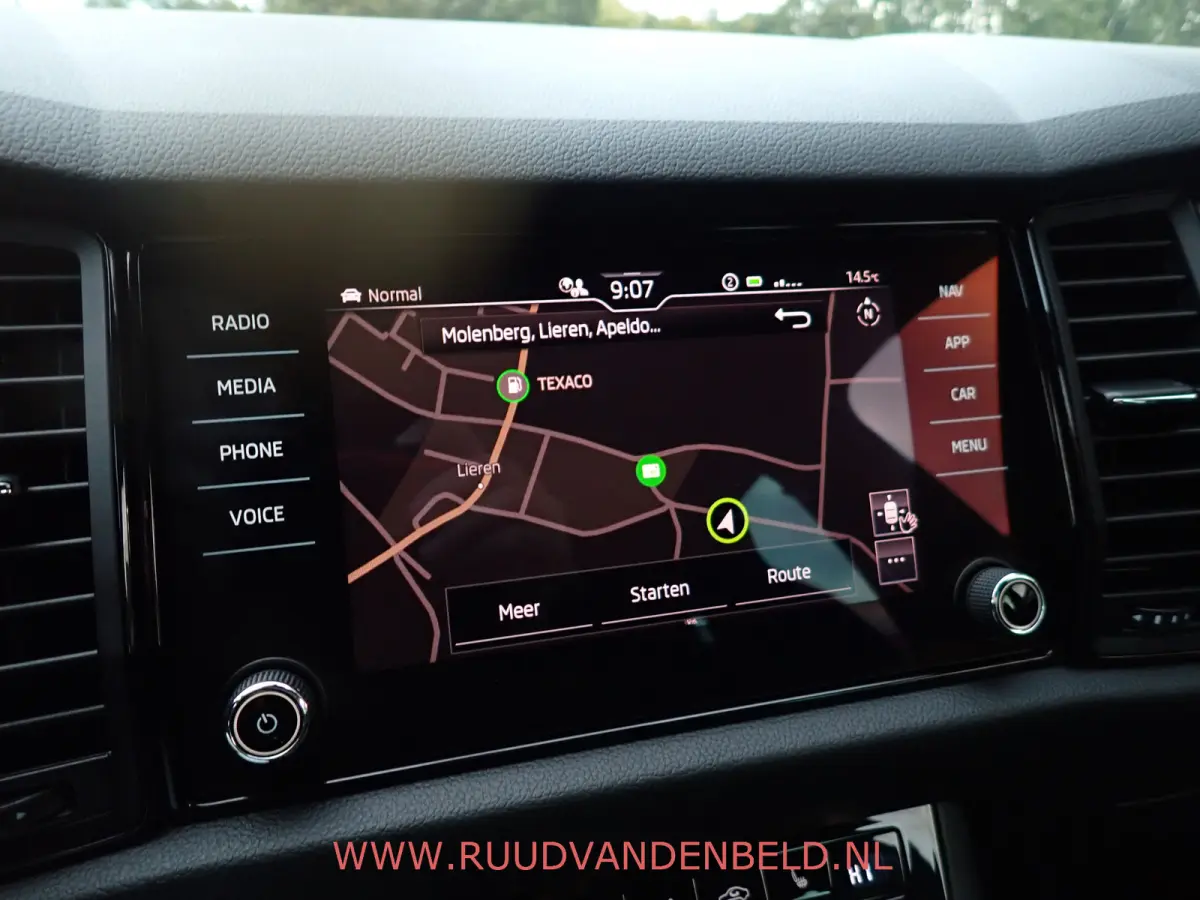 1.5 TSI Sportline CARPLAY / CAMERA + PDC / TREKHAAK / KEYLESS / ACC / MEMORY
