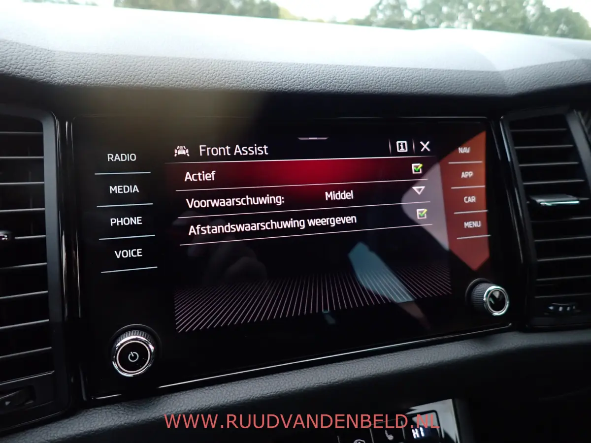 1.5 TSI Sportline CARPLAY / CAMERA + PDC / TREKHAAK / KEYLESS / ACC / MEMORY