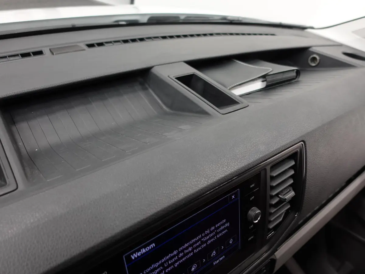 177pk Automaat L3H3 / L2H2 Airco Cruise control Navigatie Camera Apple Carplay Sidebars