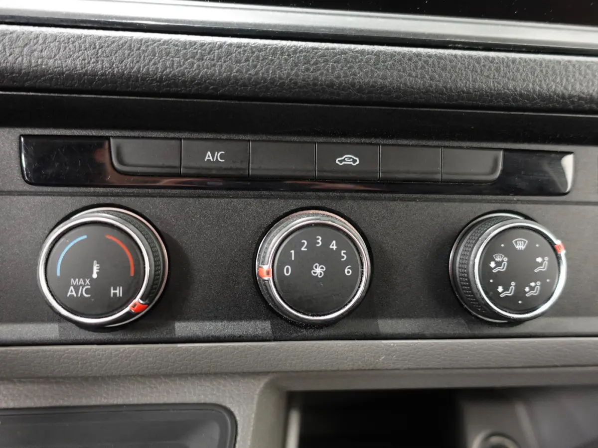 177pk Automaat L3H3 / L2H2 Airco Cruise control Navigatie Camera Apple Carplay Sidebars