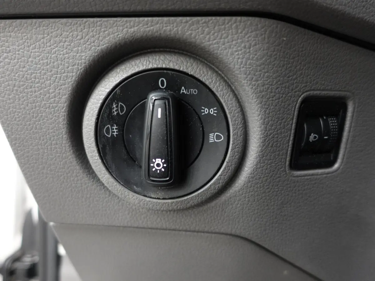 177pk Automaat L3H3 / L2H2 Airco Cruise control Navigatie Camera Apple Carplay Sidebars