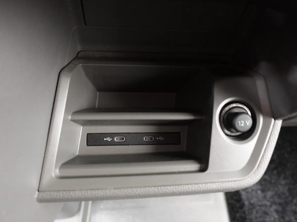 177pk Automaat L3H3 / L2H2 Airco Cruise control Navigatie Camera Apple Carplay Sidebars