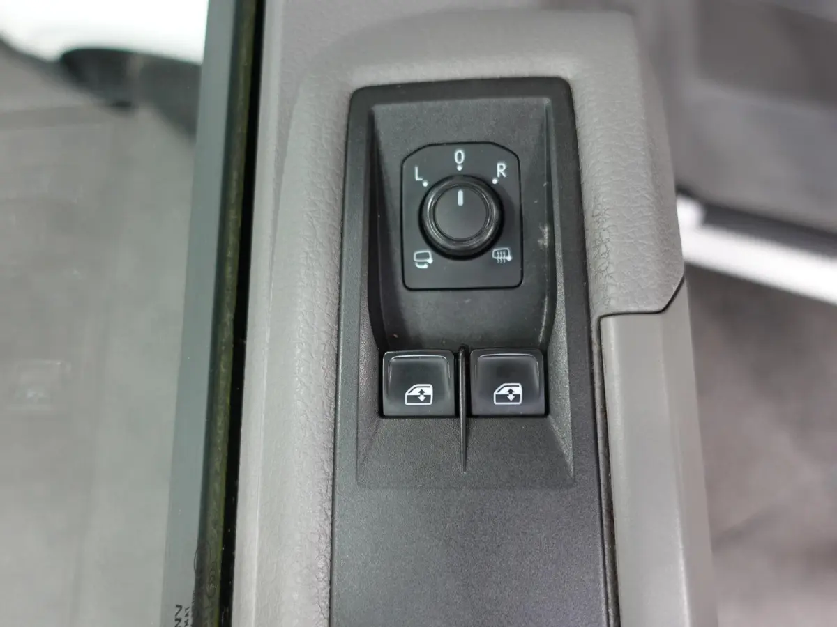 177pk Automaat L3H3 / L2H2 Airco Cruise control Navigatie Camera Apple Carplay Sidebars