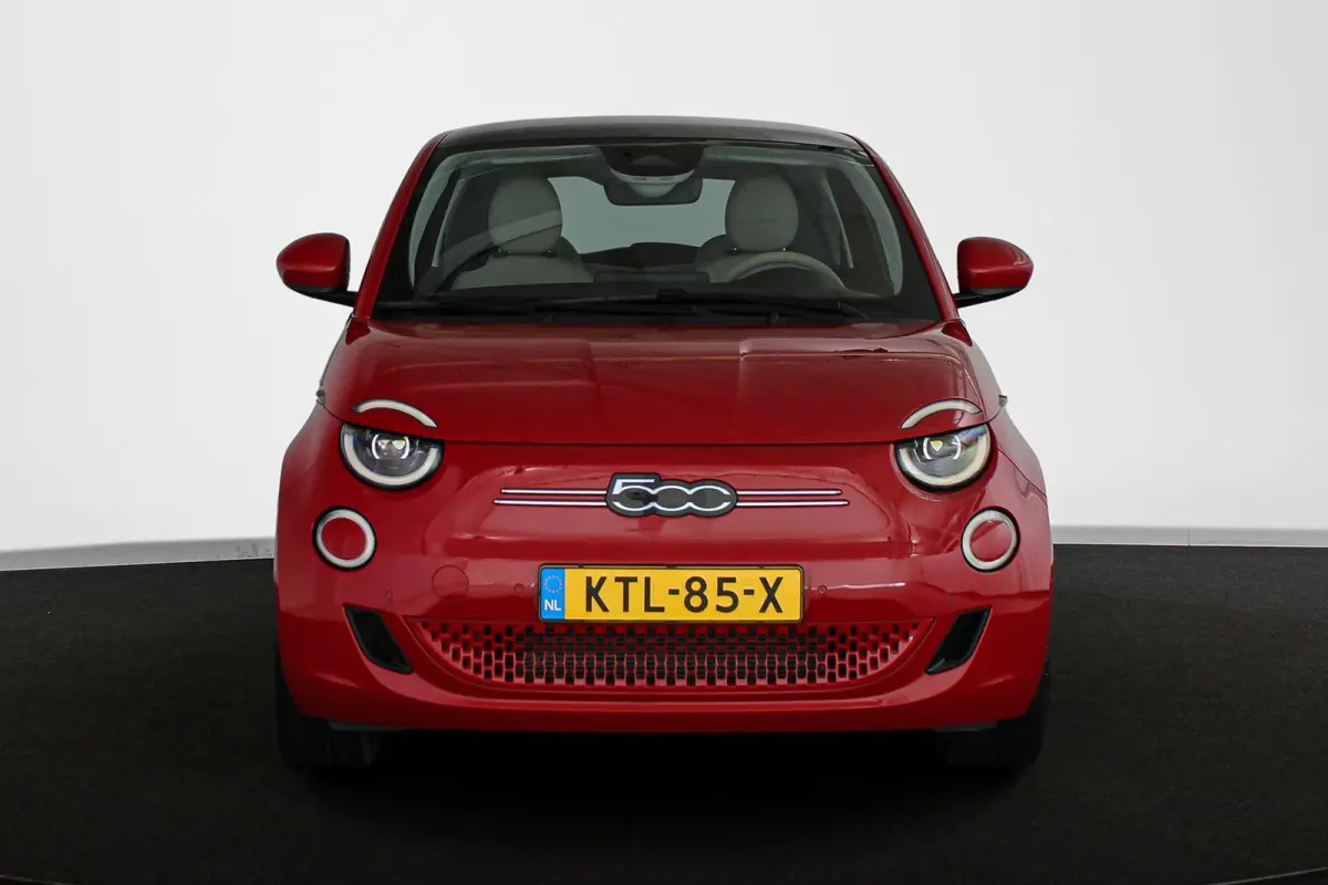 La Prima 42 kWh Pano Leder Stoelverwarming JBL Camera Apple CarPlay