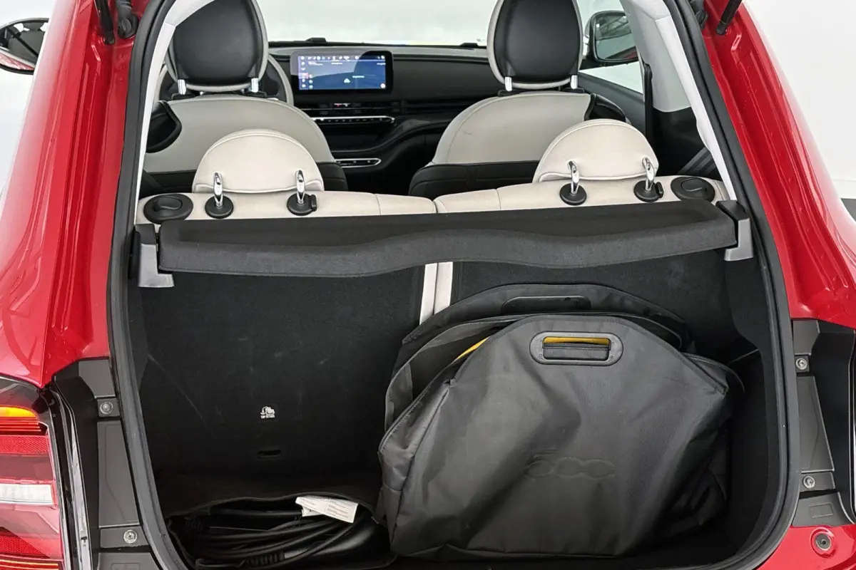 La Prima 42 kWh Pano Leder Stoelverwarming JBL Camera Apple CarPlay