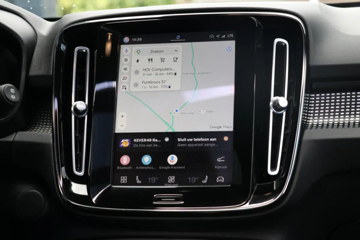 P8 AWD 78kWh 409PK R-Design Panodak Warmtepomp AdaptiveCruise Harman/Kardon 360View SageGreen Bliss LaneAssist Dab+ 114000KM BJ2021