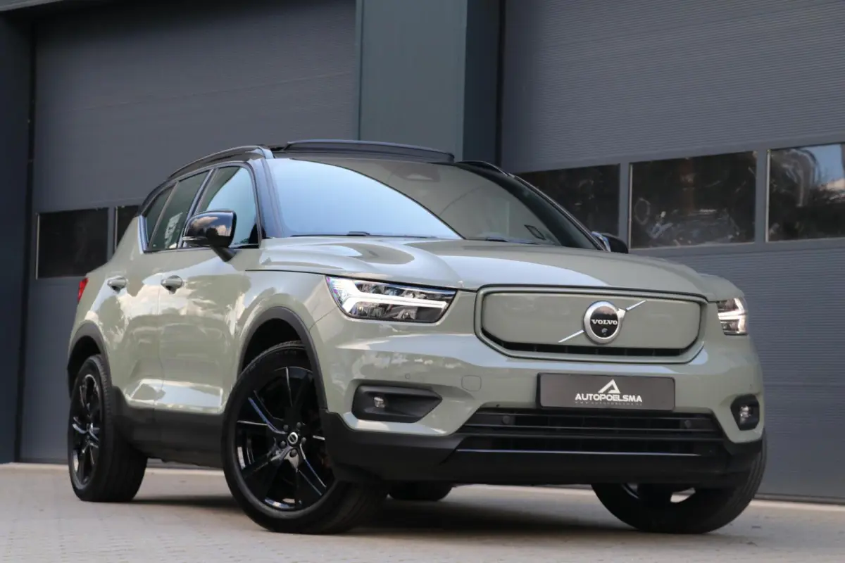 P8 AWD 78kWh 409PK R-Design Panodak Warmtepomp AdaptiveCruise Harman/Kardon 360View SageGreen Bliss LaneAssist Dab+ 114000KM BJ2021