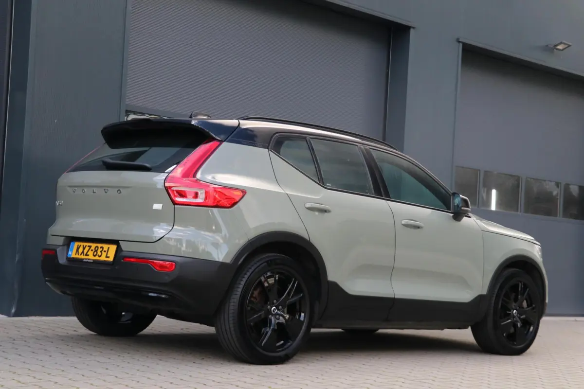 P8 AWD 78kWh 409PK R-Design Panodak Warmtepomp AdaptiveCruise Harman/Kardon 360View SageGreen Bliss LaneAssist Dab+ 114000KM BJ2021