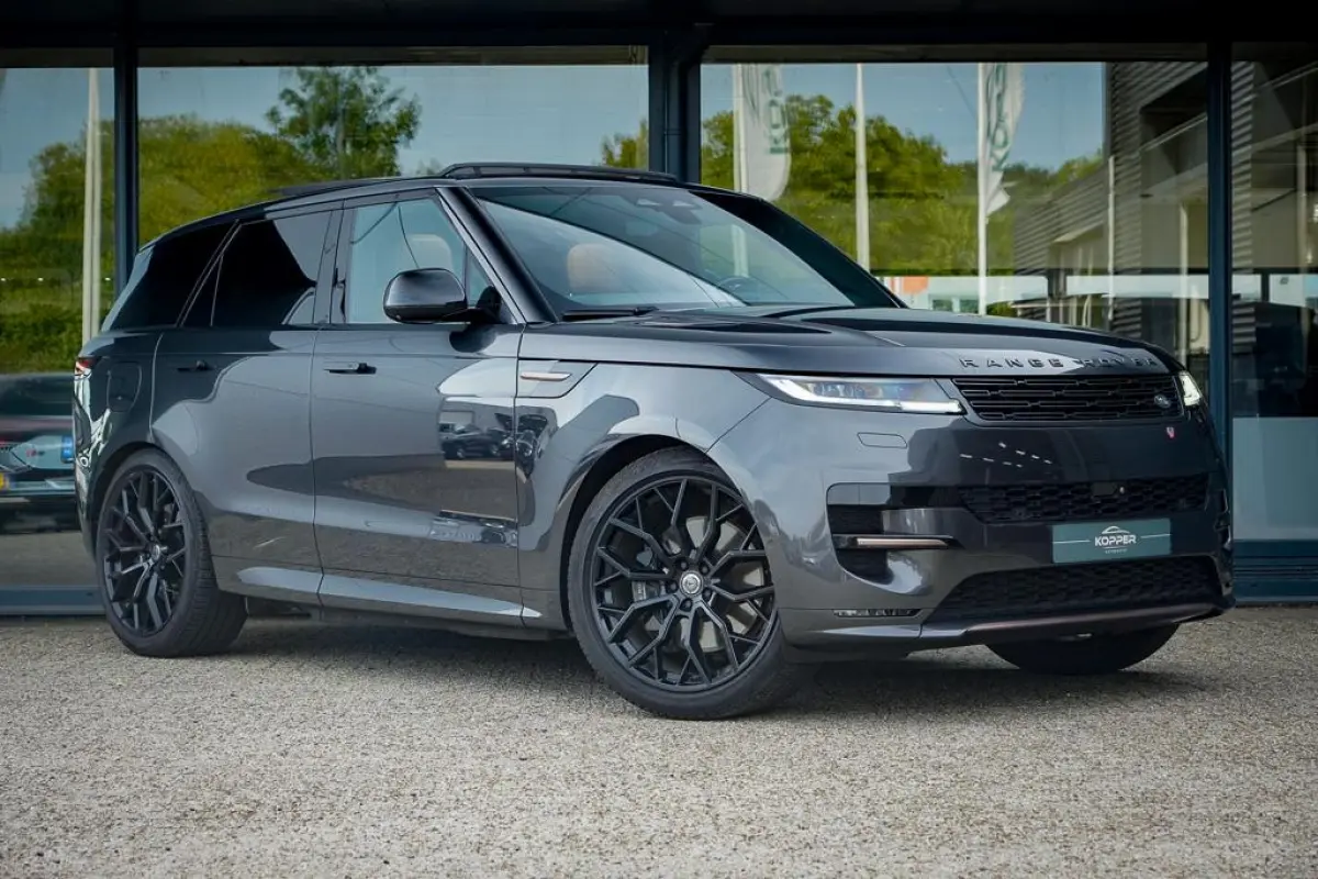 3.0 P440e Dynamic HSE / Pano / NL Auto / Trekhaak / Meridian 3D / Stoelkoeling / 23'' Urban