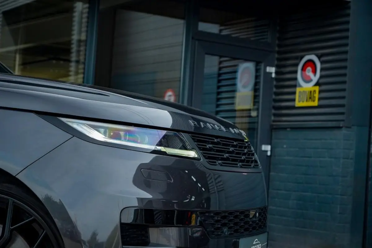 3.0 P440e Dynamic HSE / Pano / NL Auto / Trekhaak / Meridian 3D / Stoelkoeling / 23'' Urban