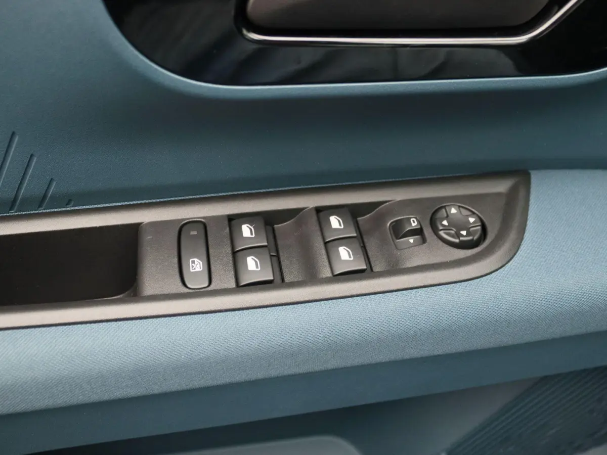 1.2 Hybrid ICON Apple Carplay&Android Auto