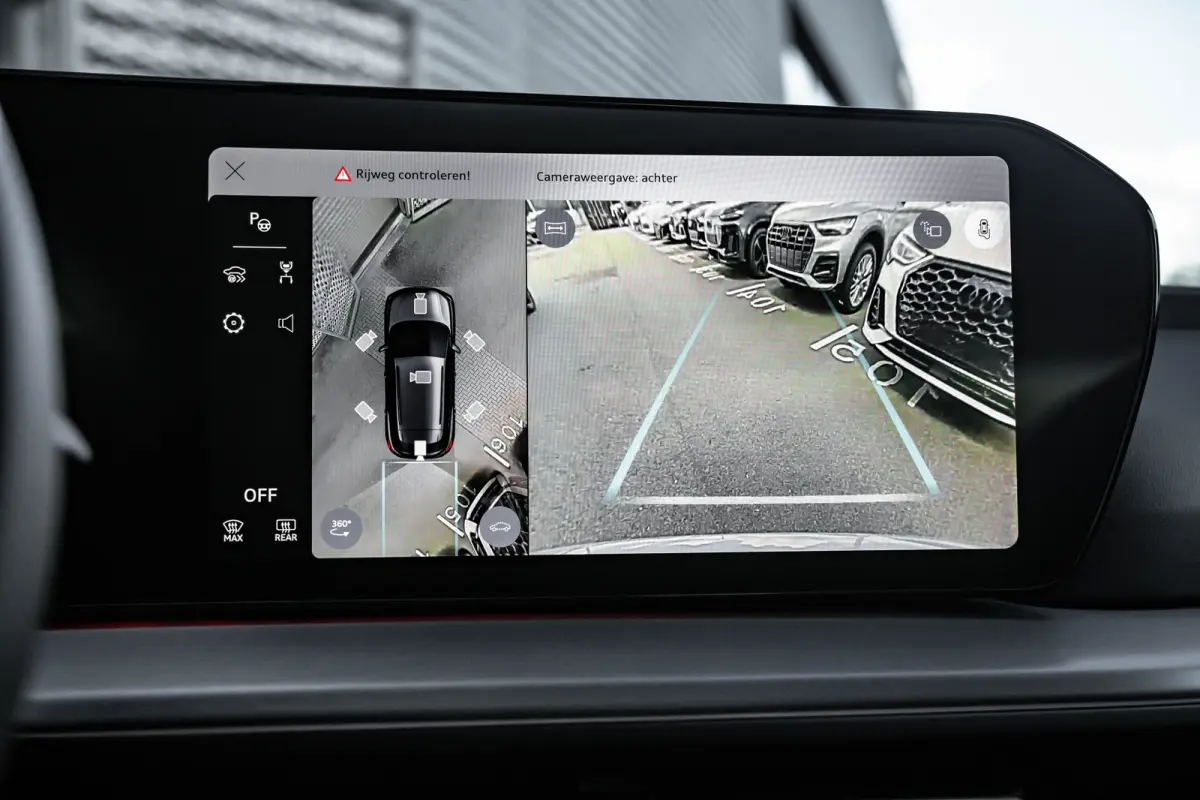 S edition | Achterklep, automatisch bedienbaar | Achteruitrijcamera | Adaptive cruise control