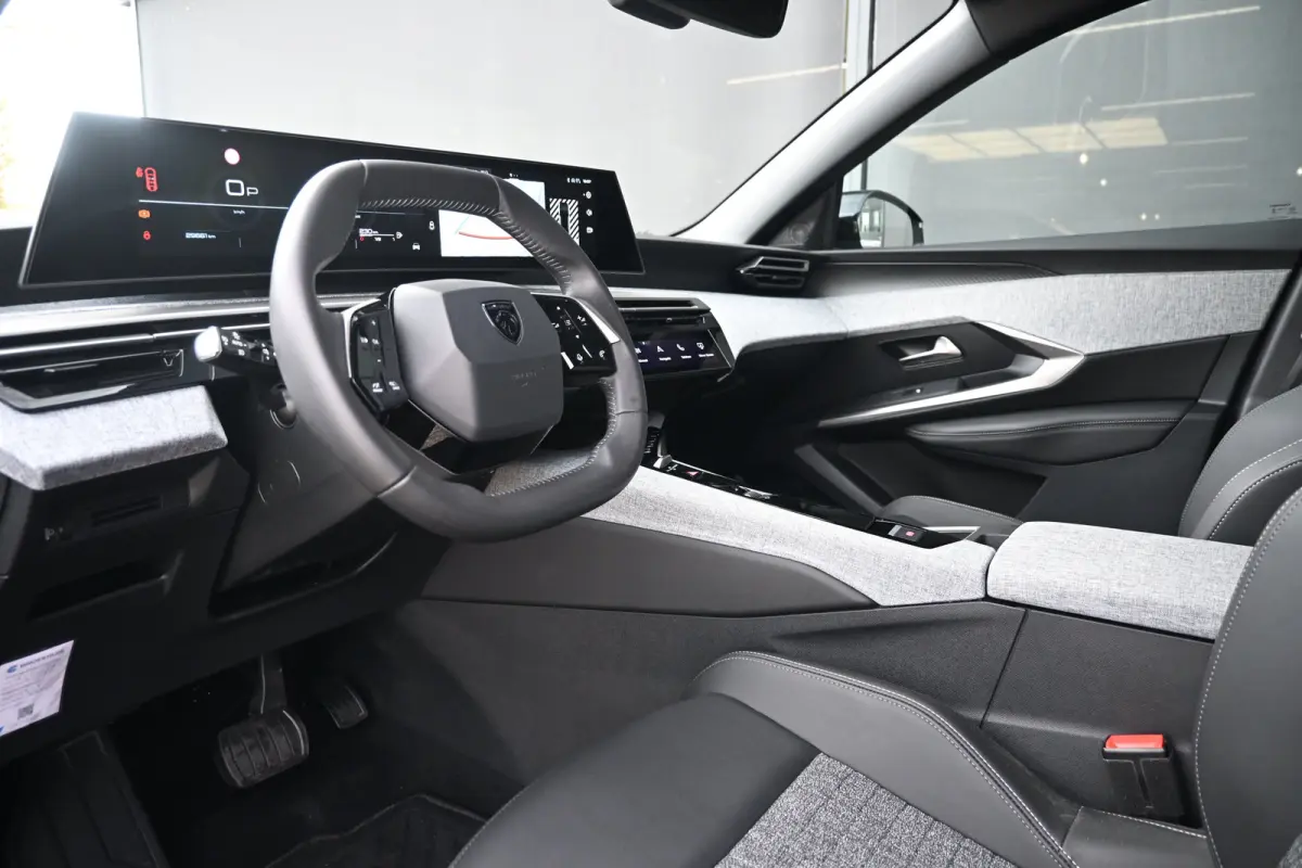 1.2 Hybrid 145 Allure | Navigatie | Achteruitrijcamera | Draadloos Apple Carplay & Android Auto | !!