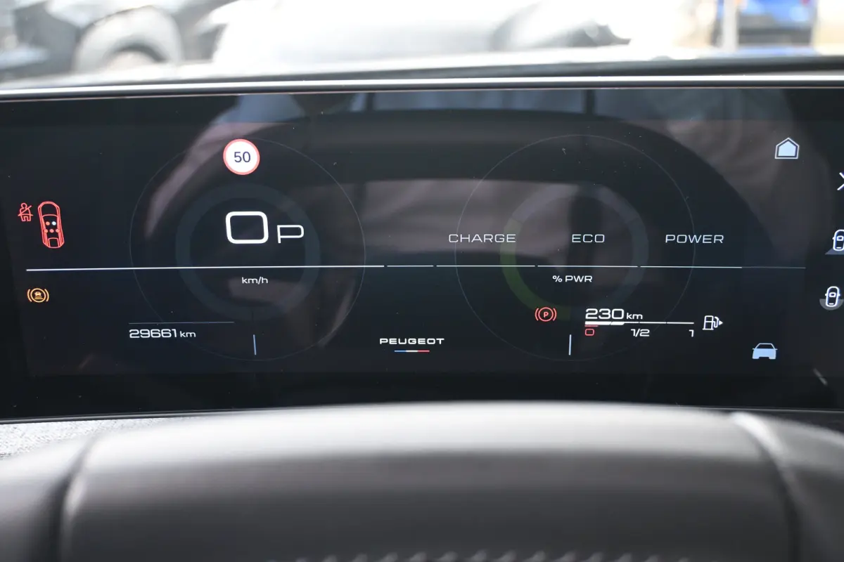 1.2 Hybrid 145 Allure | Navigatie | Achteruitrijcamera | Draadloos Apple Carplay & Android Auto | !!
