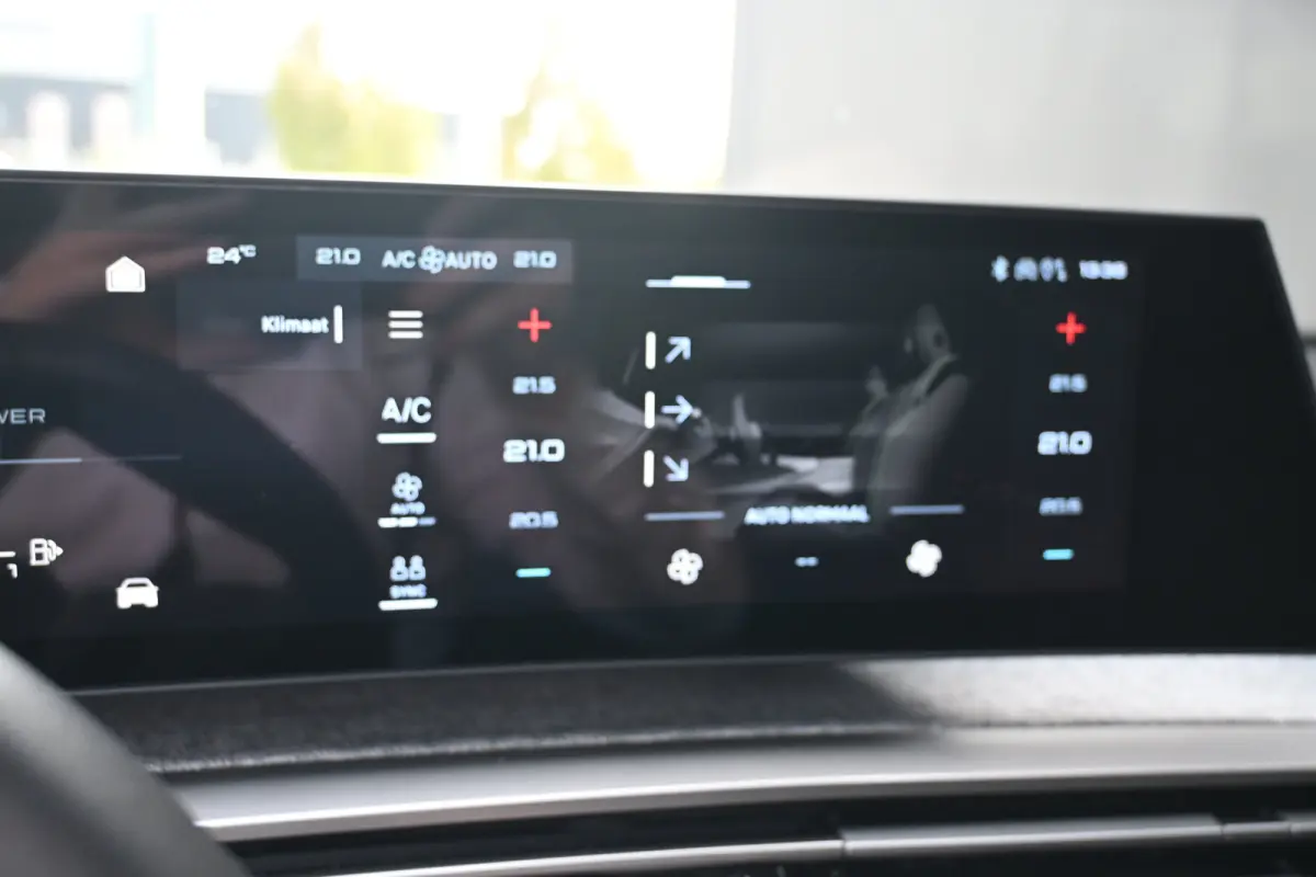 1.2 Hybrid 145 Allure | Navigatie | Achteruitrijcamera | Draadloos Apple Carplay & Android Auto | !!