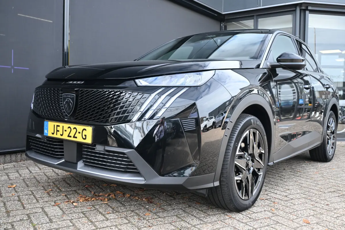 1.2 Hybrid 145 Allure | Navigatie | Achteruitrijcamera | Draadloos Apple Carplay & Android Auto | !!