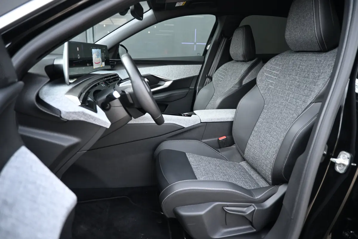 1.2 Hybrid 145 Allure | Navigatie | Achteruitrijcamera | Draadloos Apple Carplay & Android Auto | !!