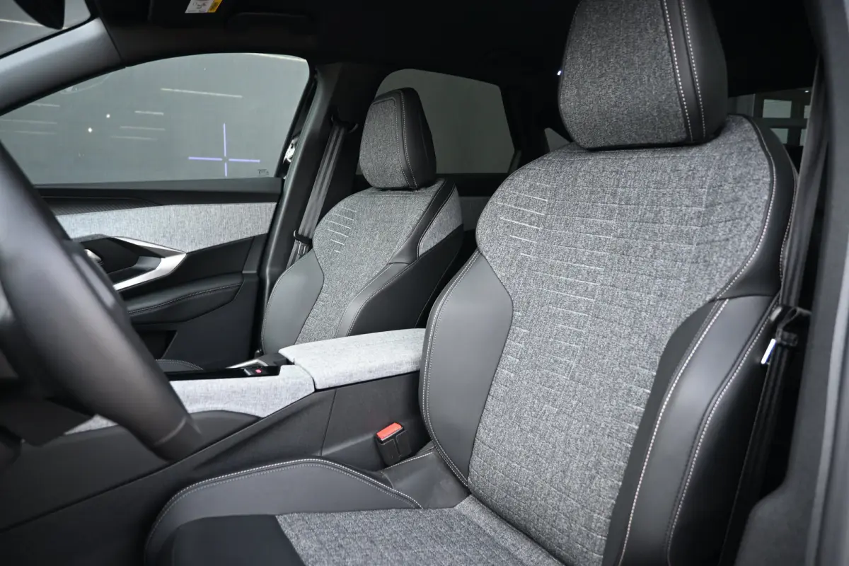 1.2 Hybrid 145 Allure | Navigatie | Achteruitrijcamera | Draadloos Apple Carplay & Android Auto | !!