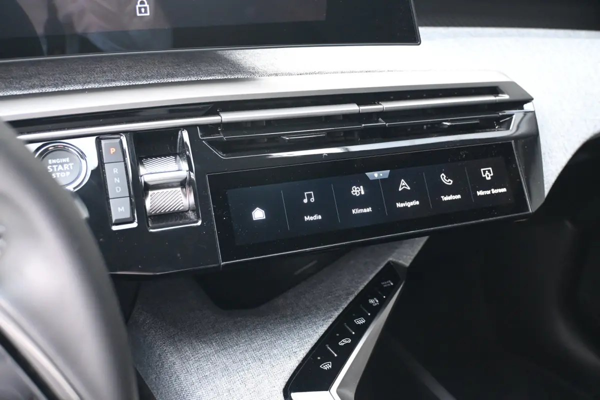 1.2 Hybrid 145 Allure | Navigatie | Achteruitrijcamera | Draadloos Apple Carplay & Android Auto | !!